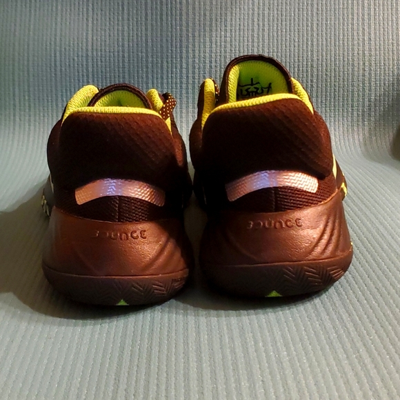 Adidas D.O.N Issue #1 Stealth Spider Man - Picture 4 of 4